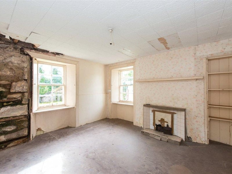 Farmhouse - sitting room.