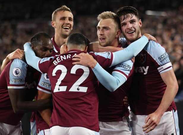 LONDON, ENGLAND - NOVEMBER 07: Pablo Fornals of West Ham United (obscured) celebrates with Michail Antonio, Jarrod Bowen and Declan Rice after scoring their side's second goal during the Premier League match between West Ham United and Liverpool at London Stadium on November 07, 2021 in London, England. (Photo by Alex Pantling/Getty Images)