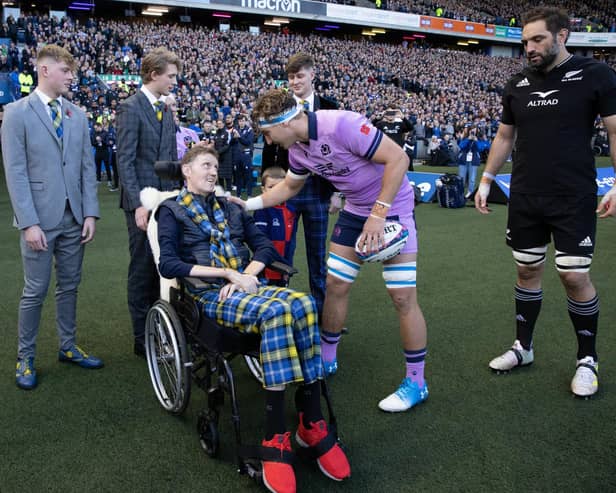 Scotland captain Jamie Ritchie speaks to Doddie Weir ahead of the match against New Zealand at Murrayfield, on November 12. (Photo by Craig Williamson / SNS Group)