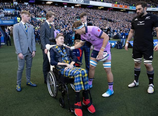 Scotland captain Jamie Ritchie speaks to Doddie Weir ahead of the match against New Zealand at Murrayfield, on November 12. (Photo by Craig Williamson / SNS Group)