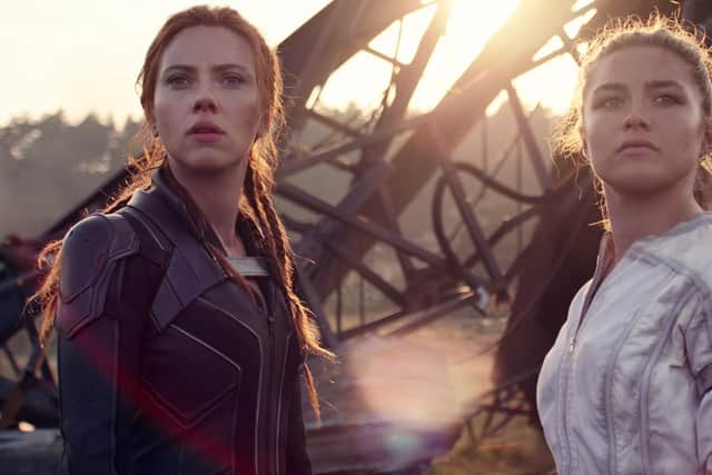 Scarlett Johansson and Florence Pugh in Black Widow (Marvel Studios 2021)