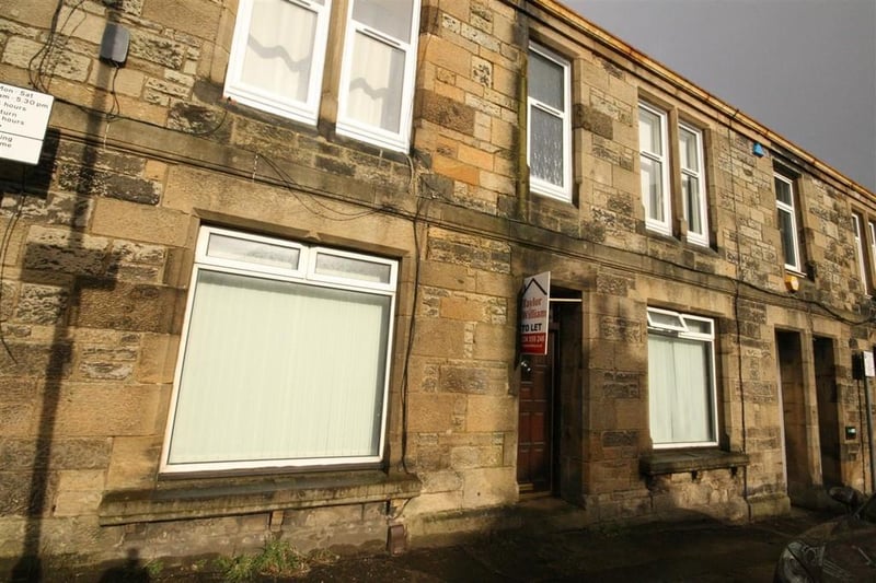 Lovely one bedroom ground floor flat situated in a prime location within Falkirk town centre. £415 pcm.